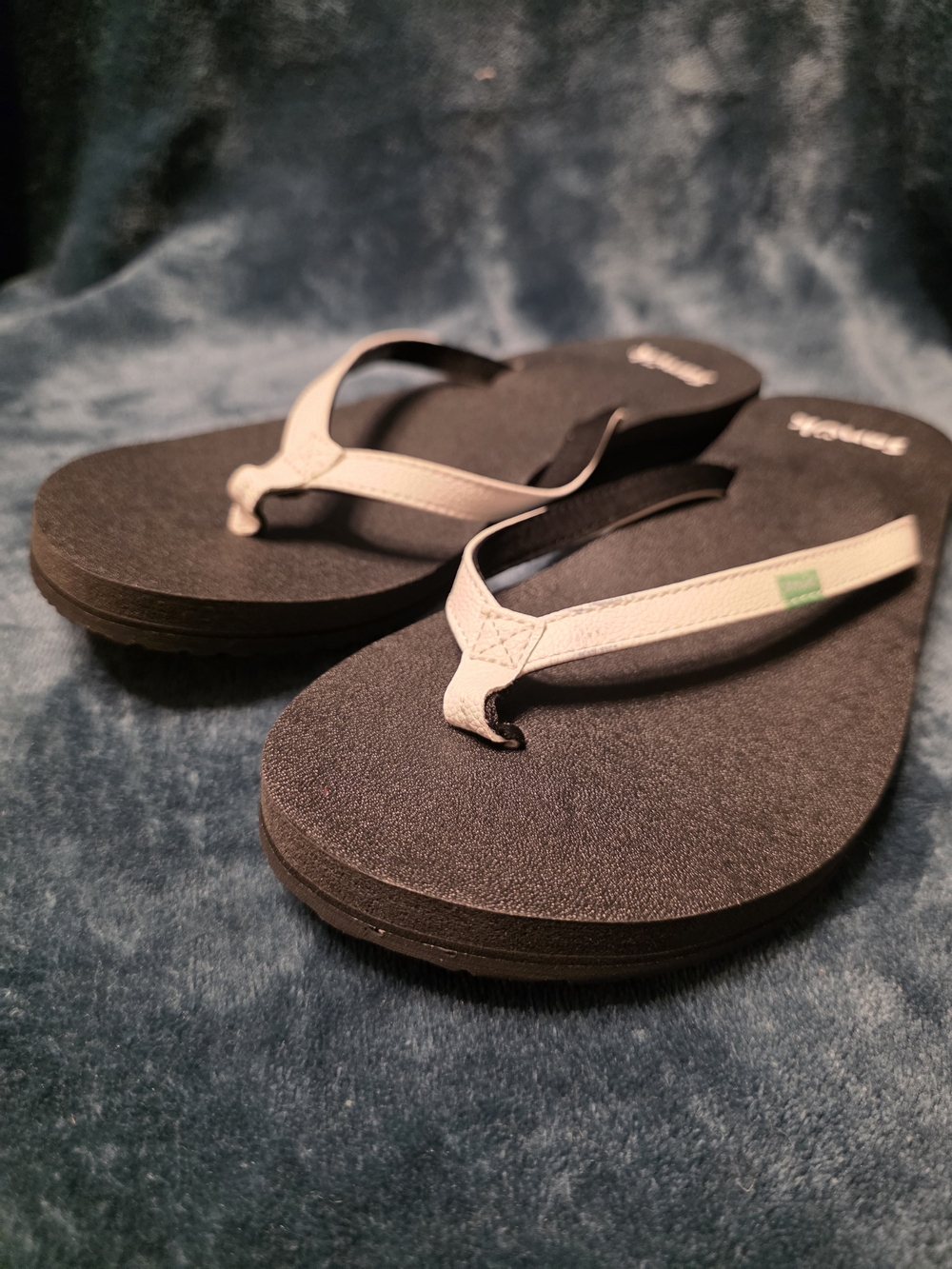 Sanuk Women’s Black Flip Flop Sandals with White Straps